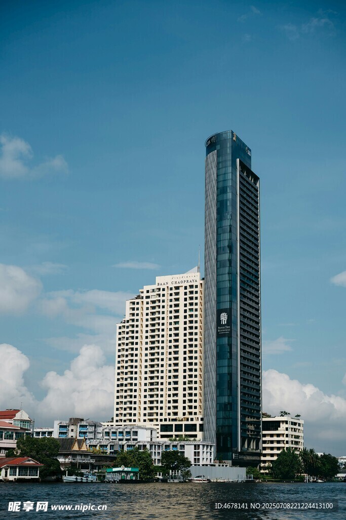 河畔高楼景观