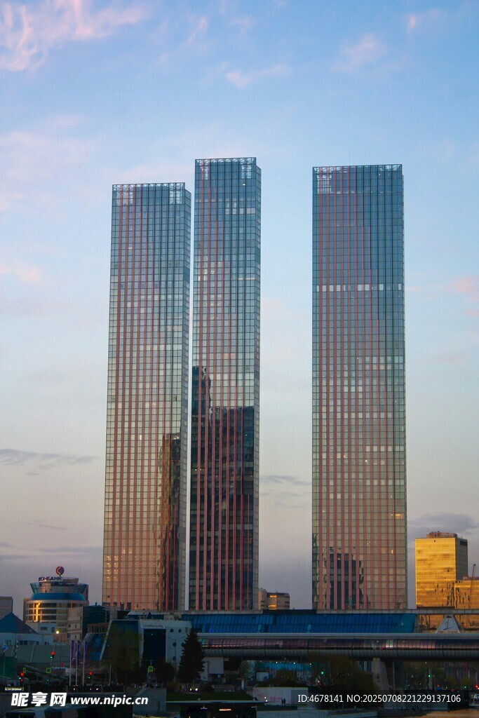 城市摩天大楼壮丽景观