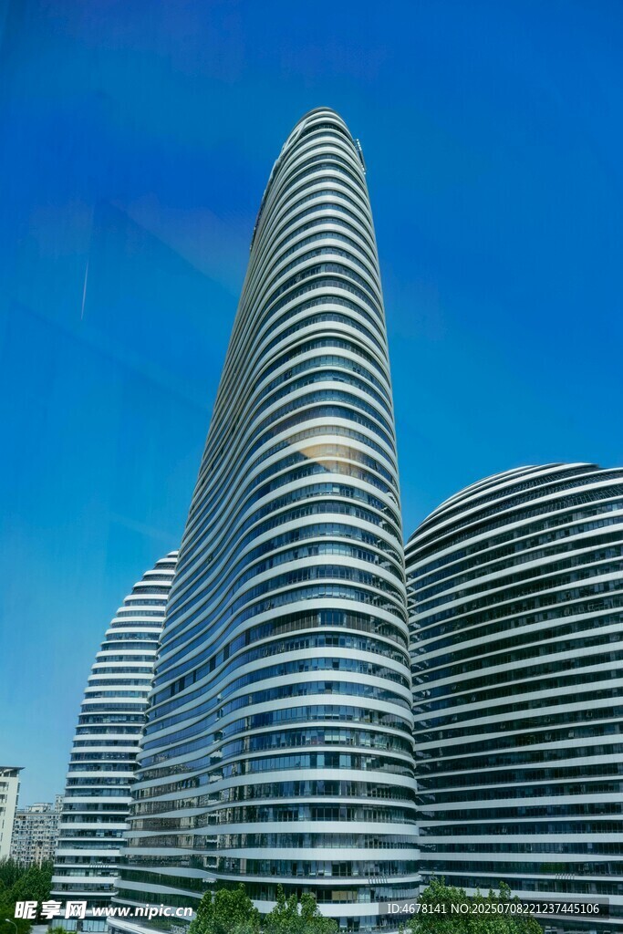 现代摩天大楼城市景观