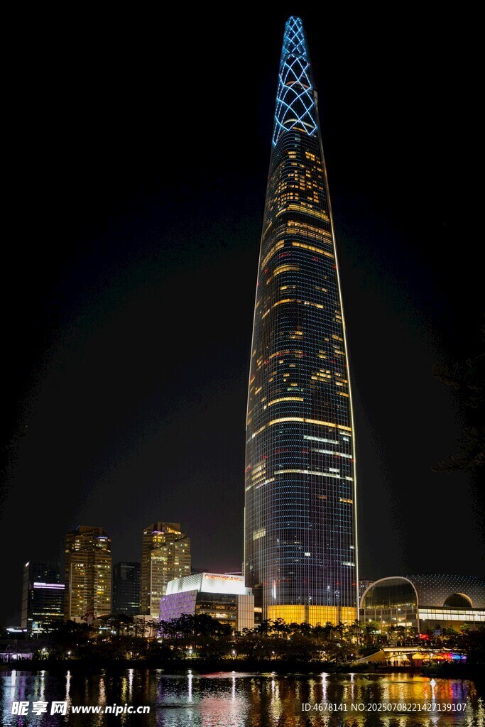 首尔乐天世界塔夜景璀璨