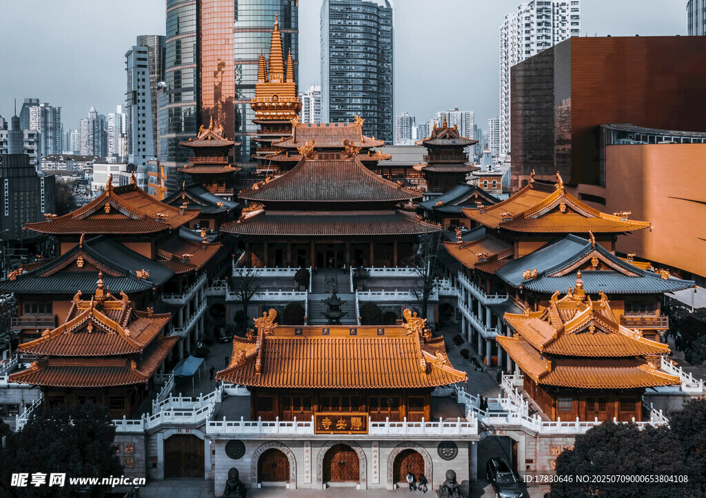 都市中的传统中式古建筑