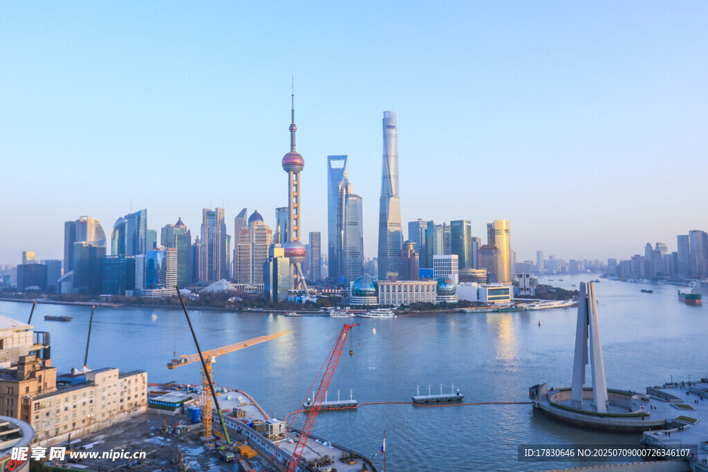 上海外滩壮丽城市天际线