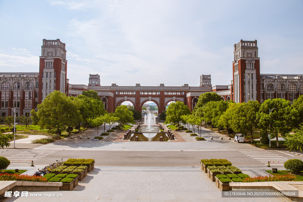宏伟校园景观