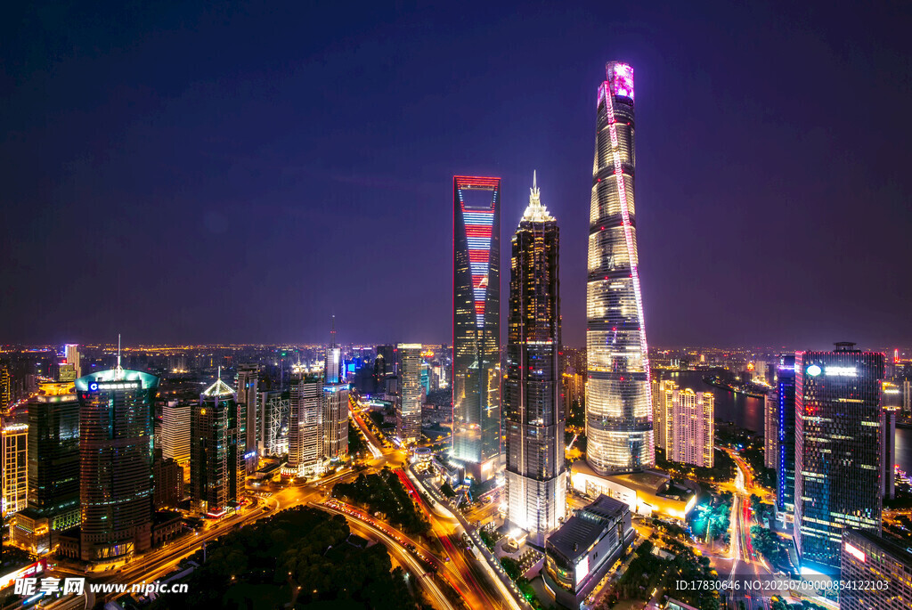 上海璀璨夜景摩天大楼群