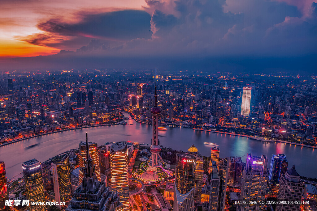 上海城市璀璨夜景俯瞰