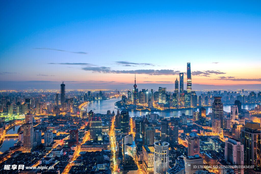 城市璀璨夜景俯瞰图