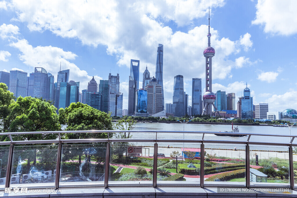 上海外滩城市天际线景观
