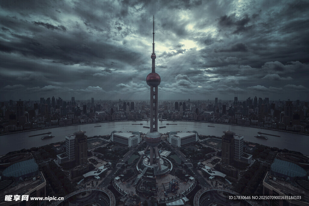 科幻风格的城市与高耸建筑