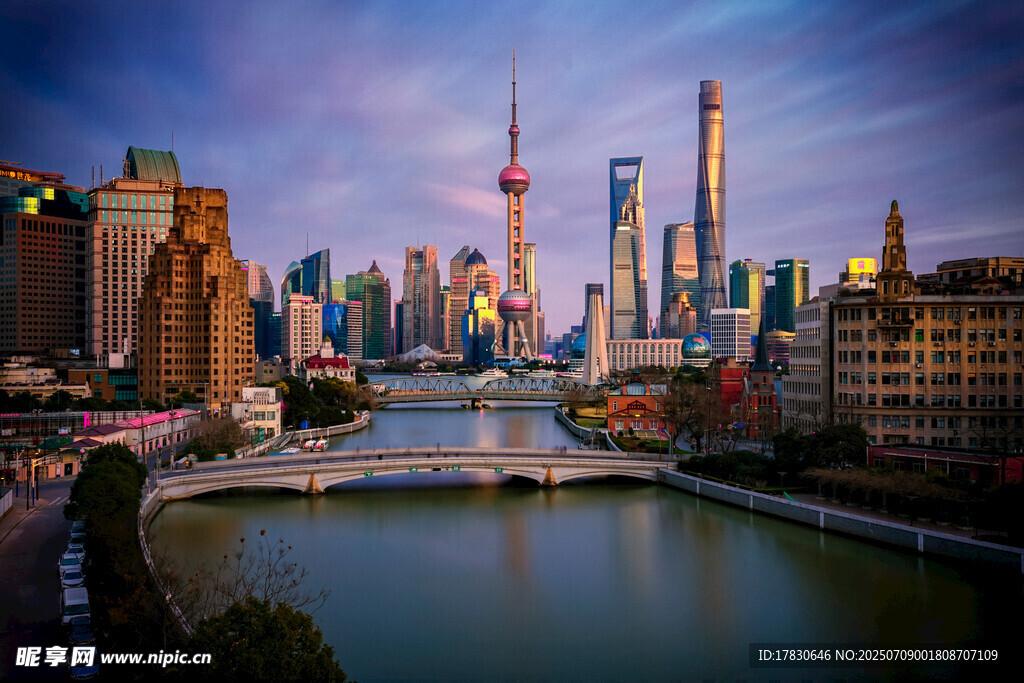 上海外滩璀璨夜景风光