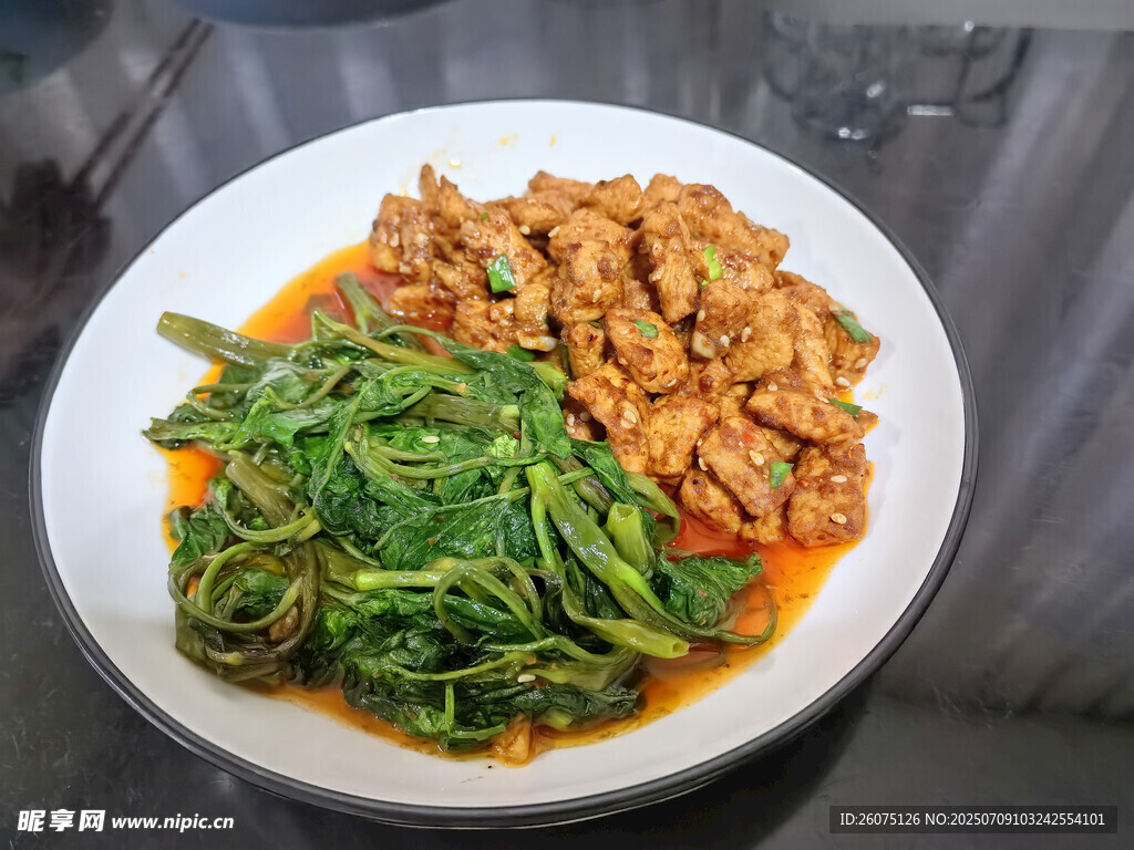 小炒肉摆盘精致