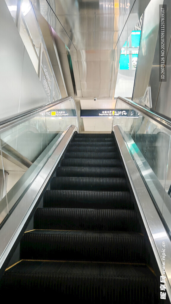 空旷自动扶梯