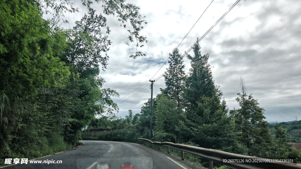 山间公路风景
