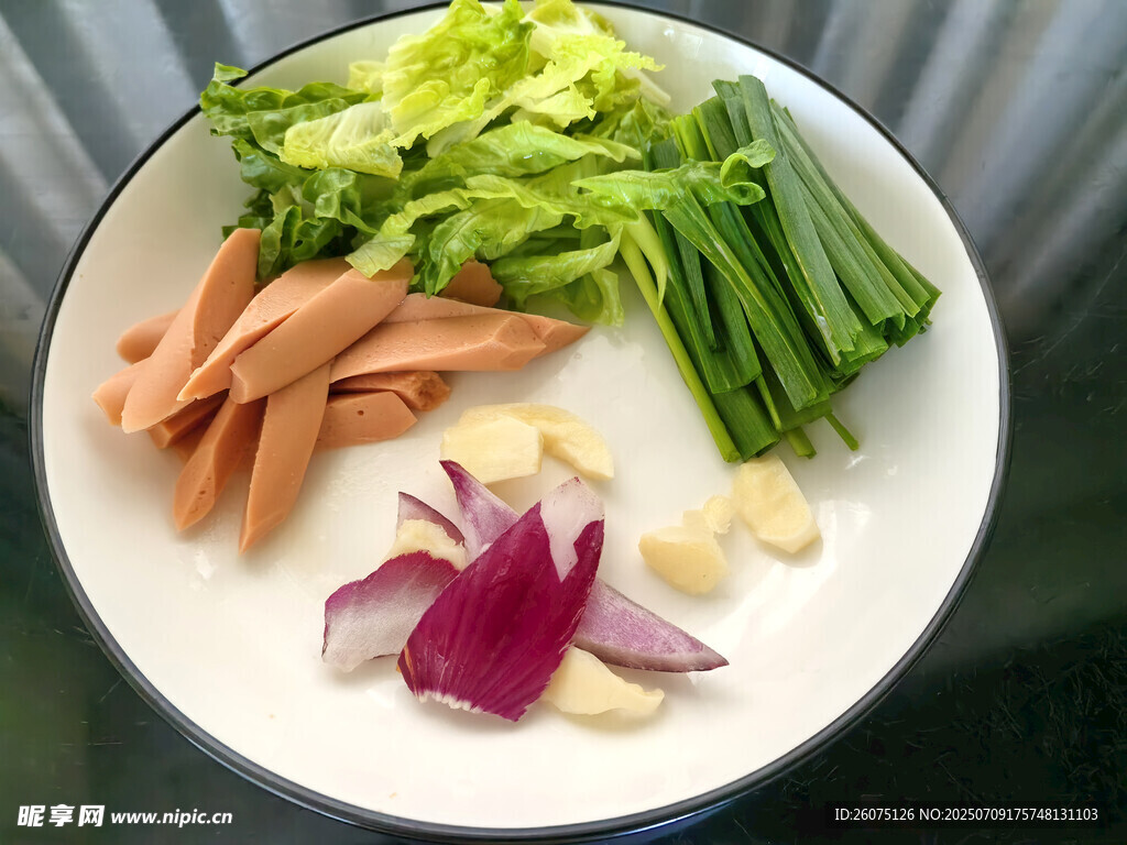 蔬菜肉类食材拼盘