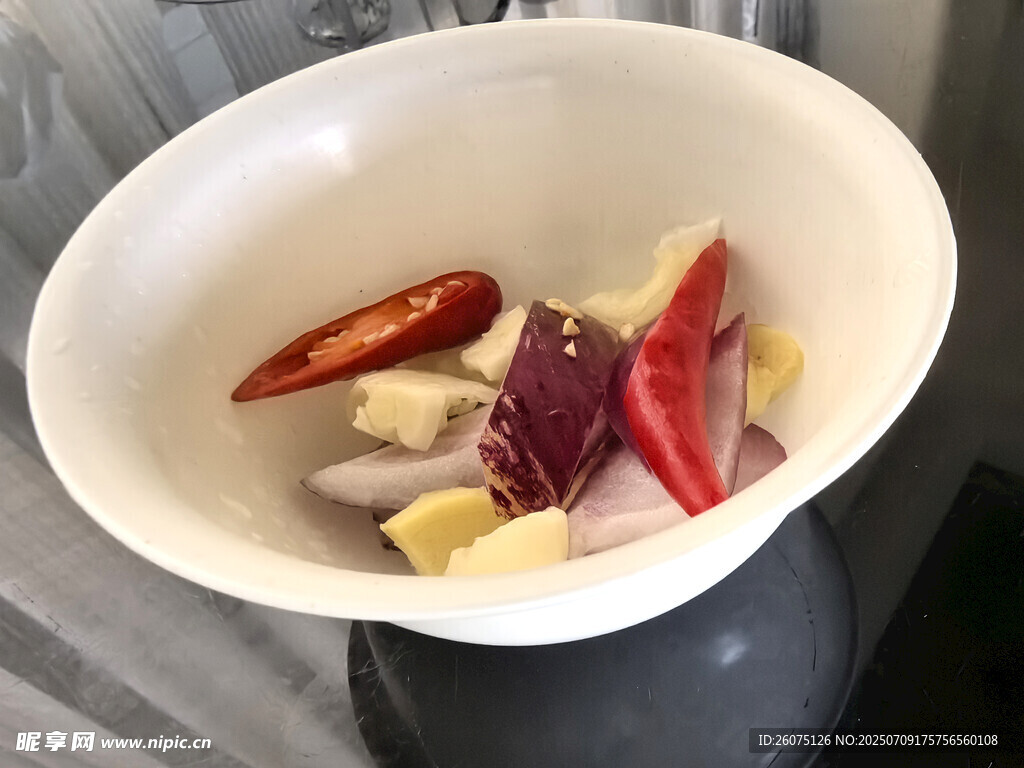 碗中多彩食材