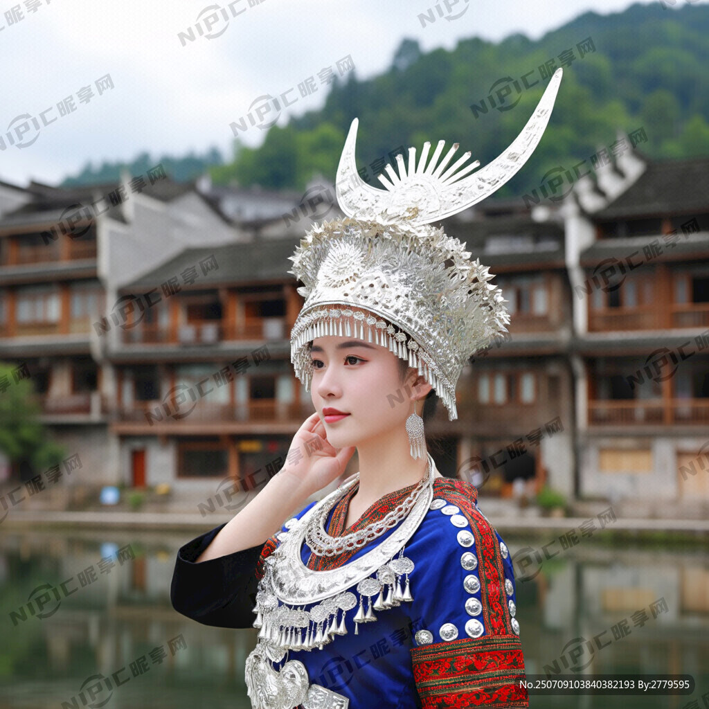 湘西苗族姑娘 穿戴银饰