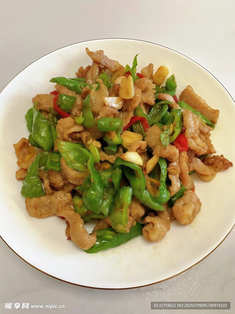 青椒炒肉美味菜肴