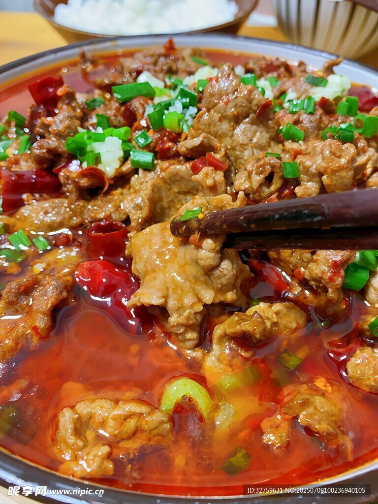 美味水煮肉片诱人呈现