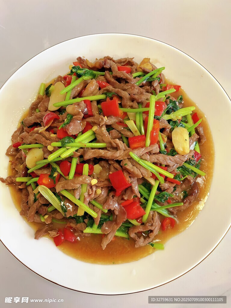 青椒红椒炒肉丝