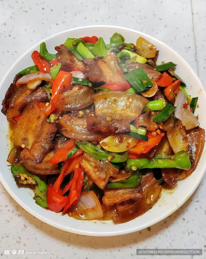 美味双椒炒腊肉