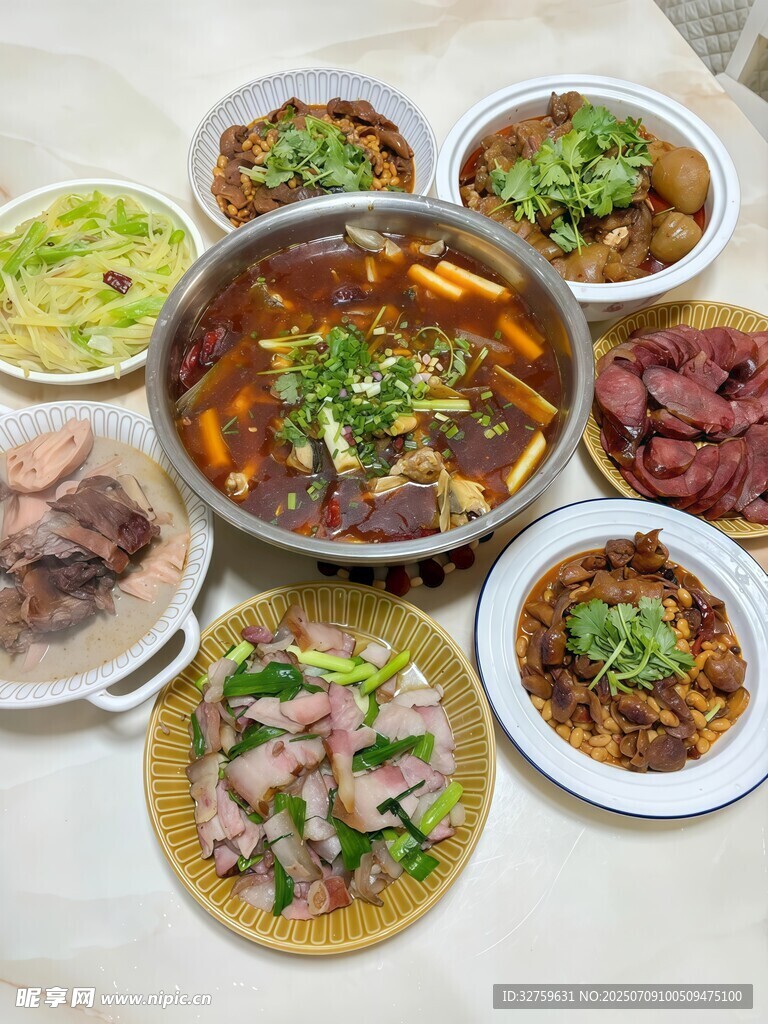 丰盛火锅配菜组合