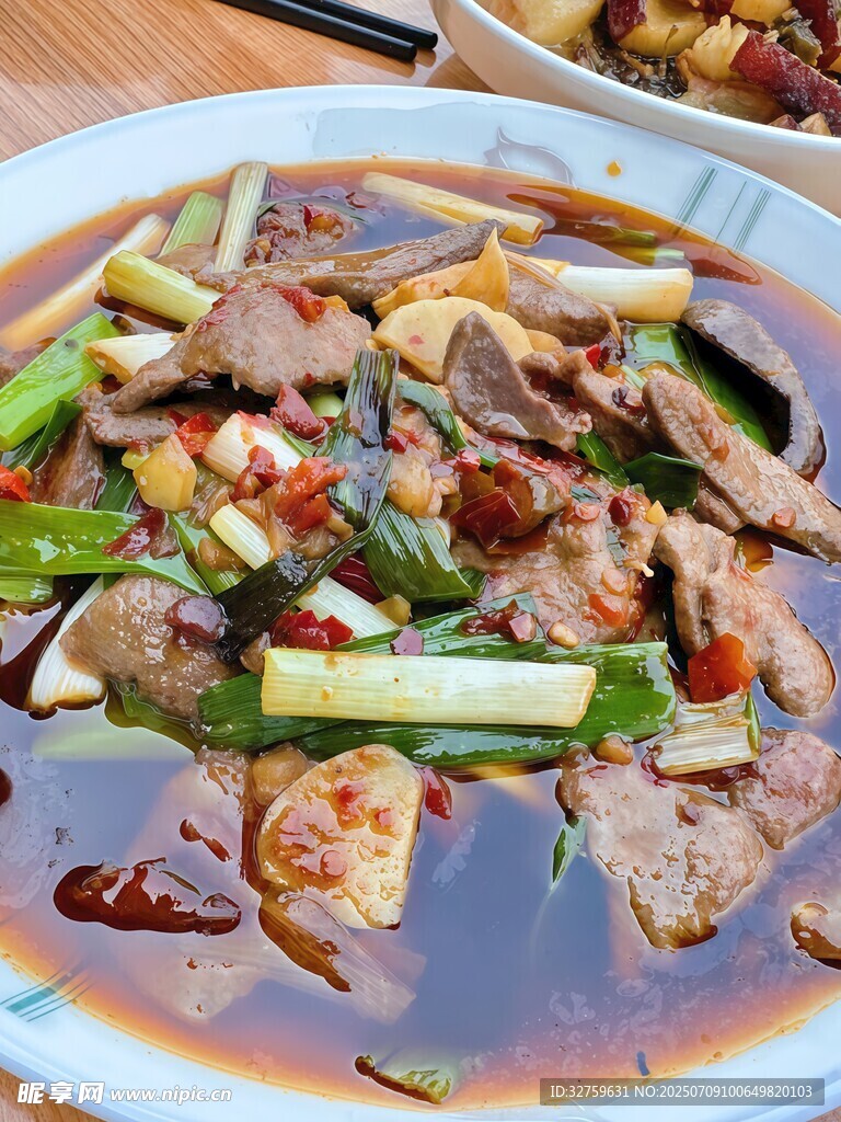 香辣美味的凉拌牛肉