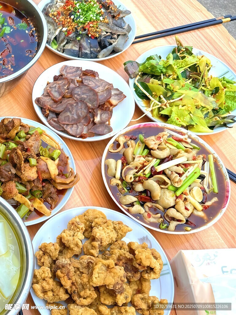 丰盛多样的美味家常菜