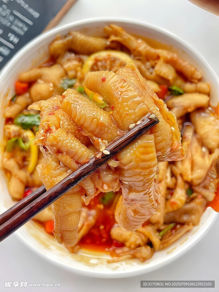 美味红油凉拌鸡鸡爪