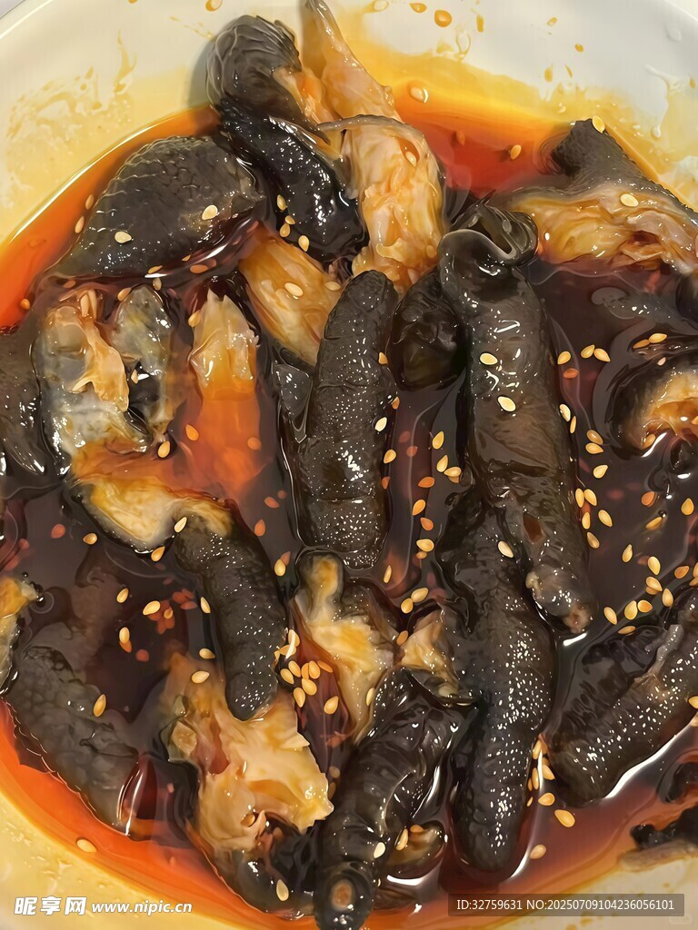 香辣美味的凉拌鸡爪