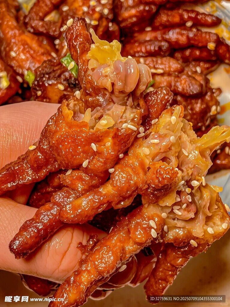 美味虎皮凤爪诱人色泽