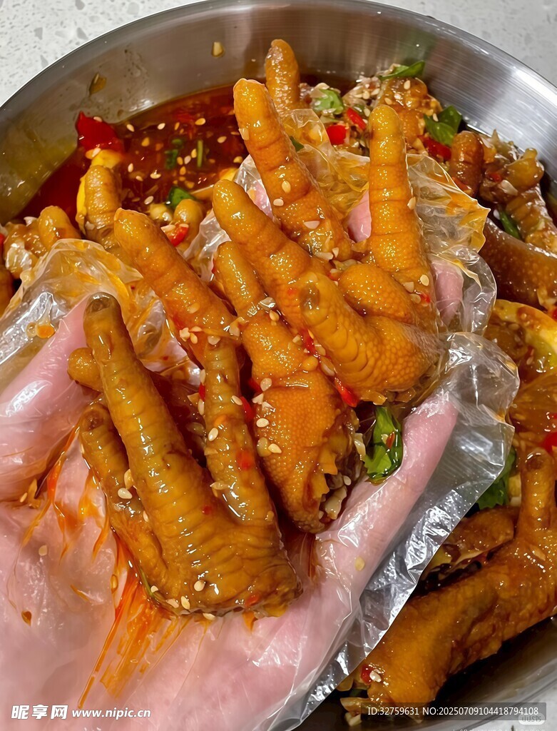美味香辣无骨鸡爪