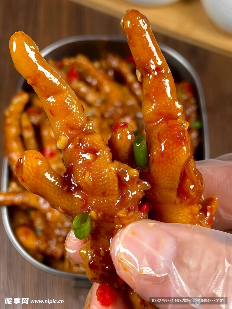 美味香辣鸡爪诱人呈现