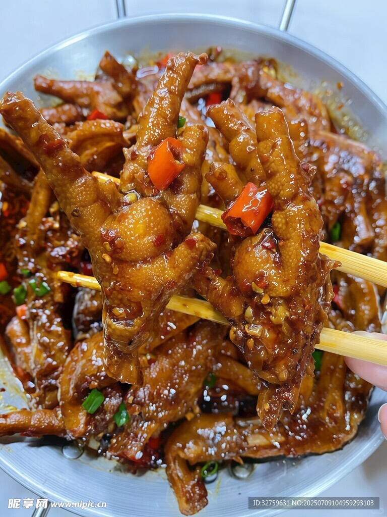 美味香辣鸡爪