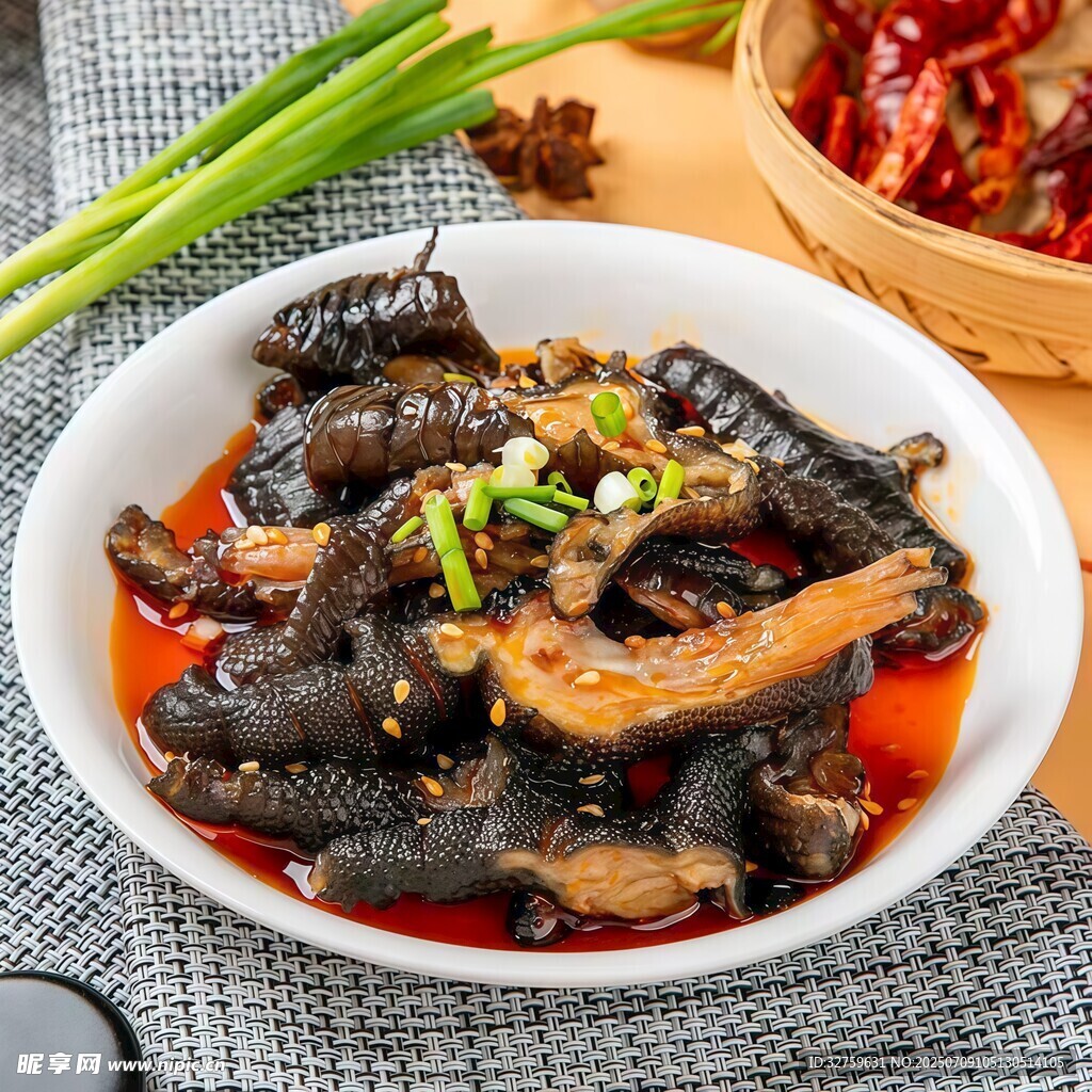 香辣美味卤乌鸡