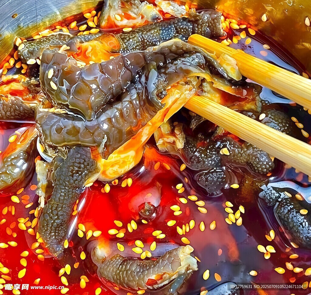 香辣剁椒鸡爪诱人美食
