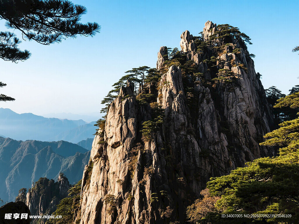 巍峨黄山奇峰