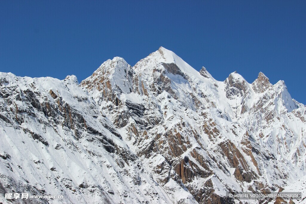 雪山壮丽景致