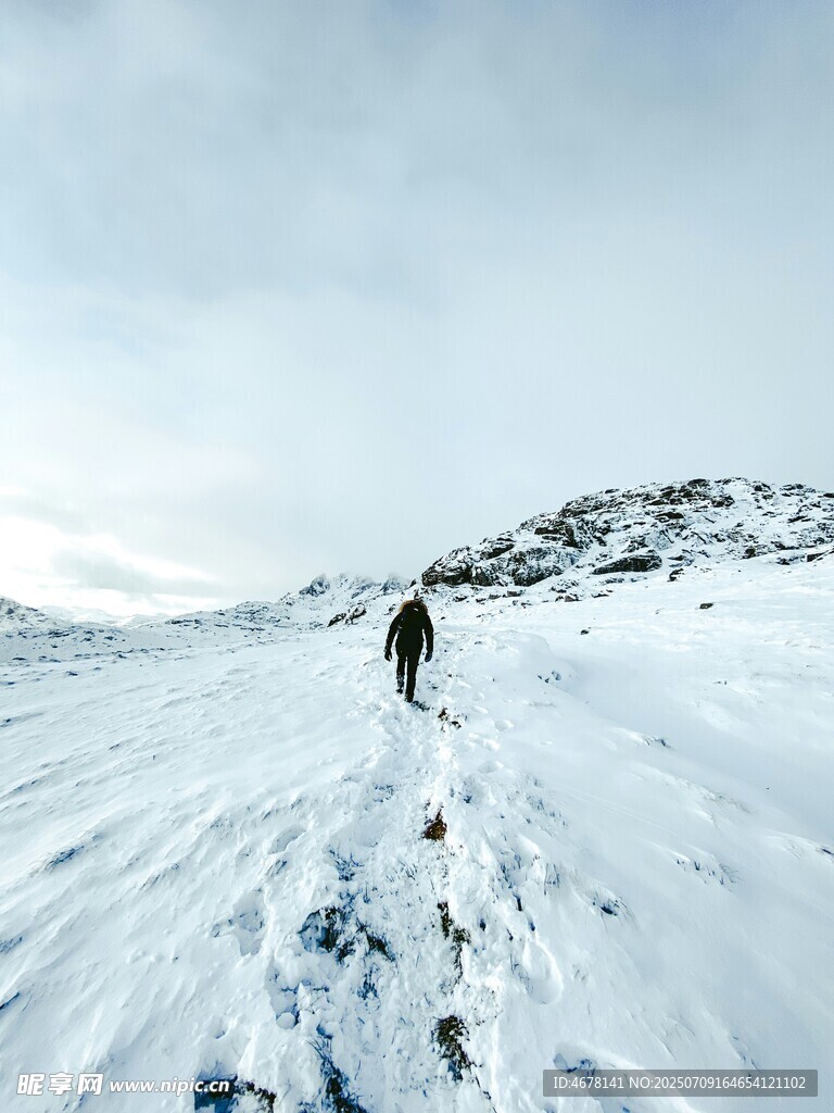 雪地徒步者