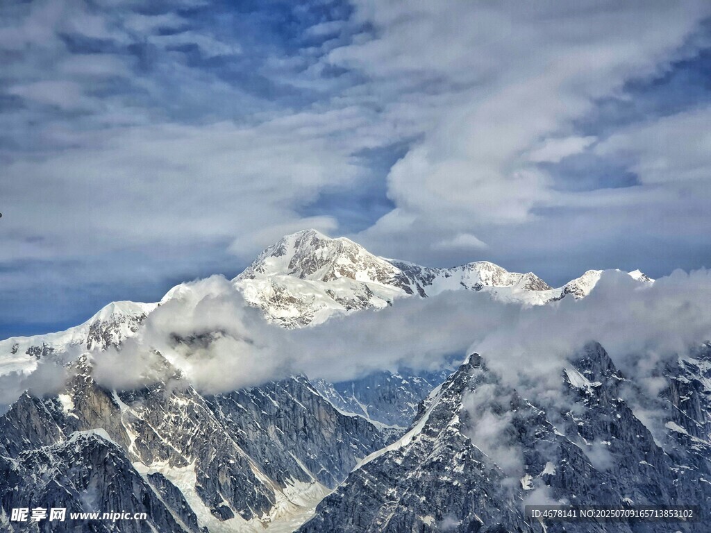 壮丽雪山美景