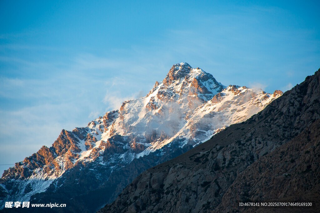壮丽雪山美景