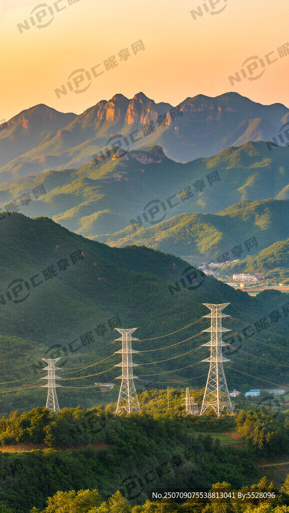 生成一张电力发电图 后面是大山