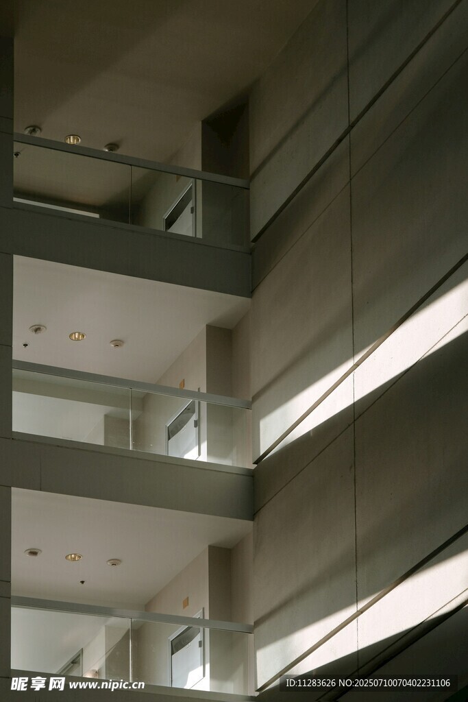 现代多层建筑内部空间