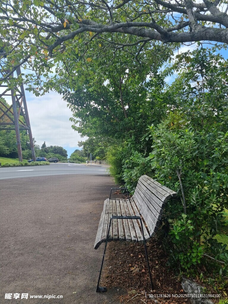 路边长椅