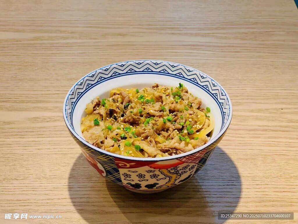 牛肉盖饭