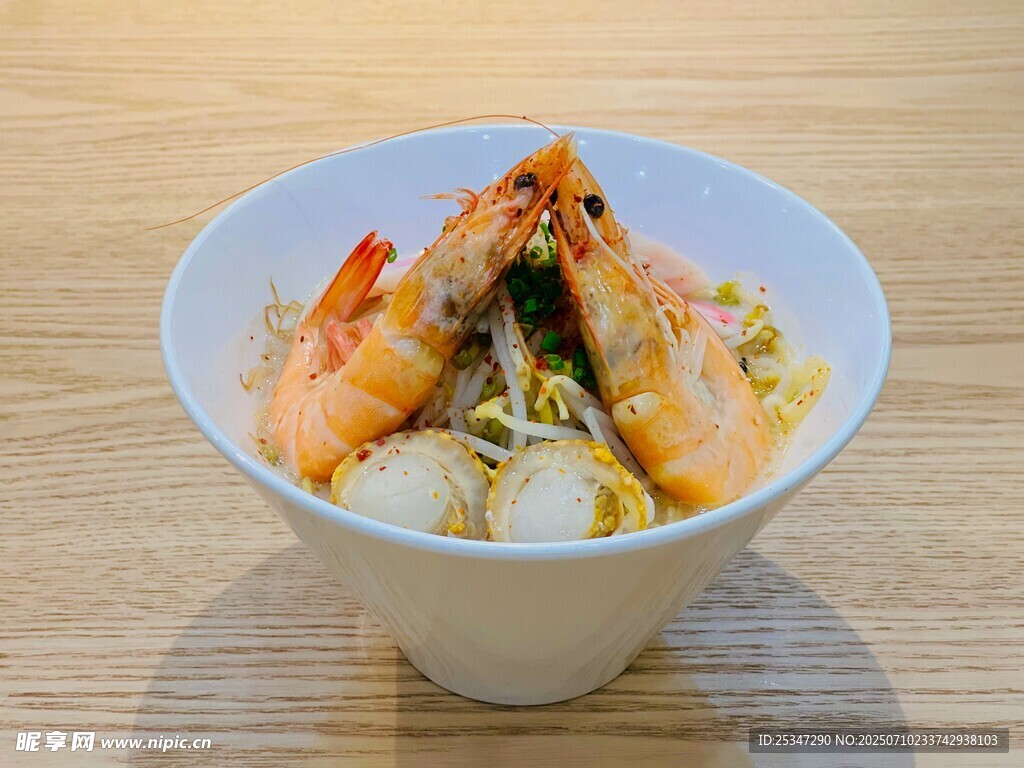 鲜虾美味面条碗