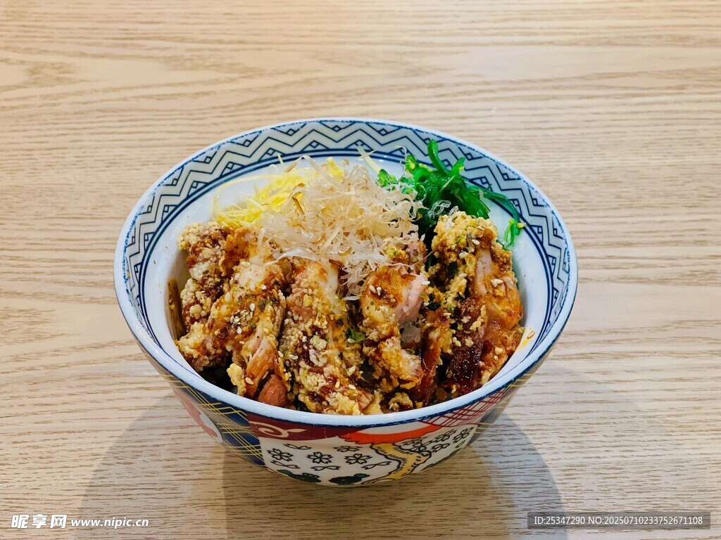 美味鸡肉盖饭  诱人食欲