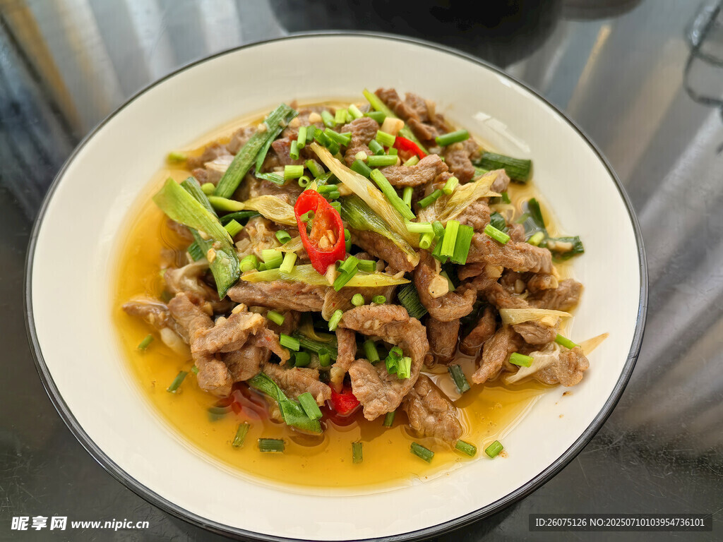 蒜苗炒肉丝