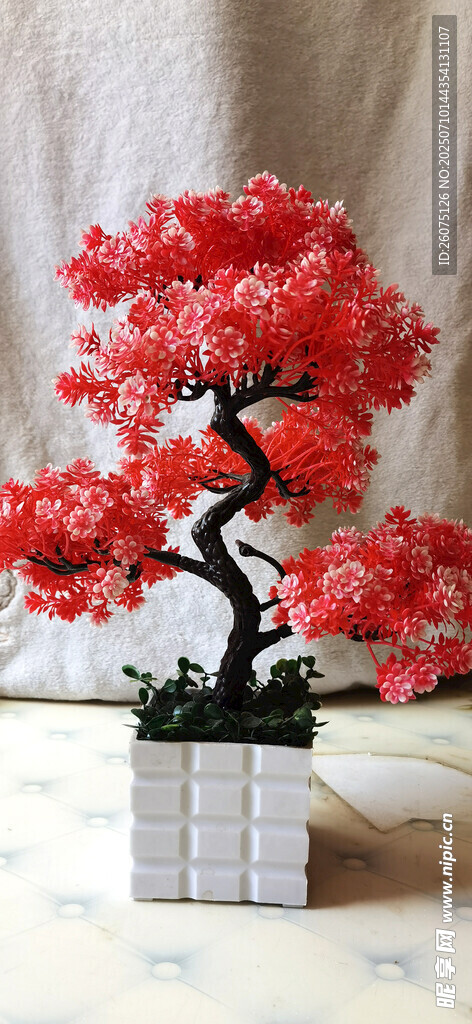 仿真红色盆栽梅花摆件