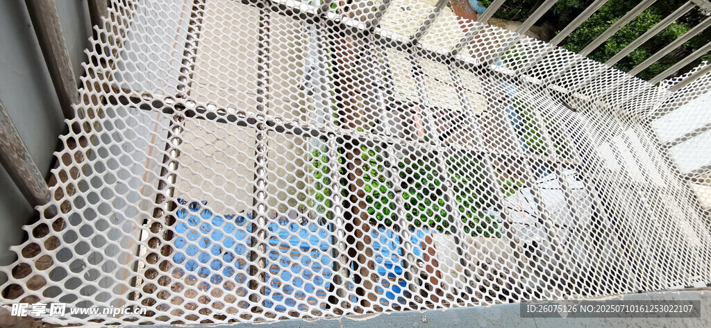 金属网格围栏结构特写