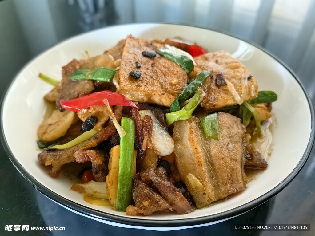 美味蒜苗回锅肉