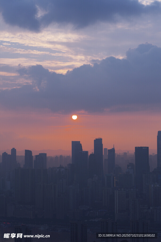 城市日落美景